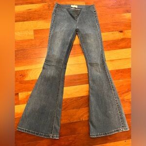 FREE PEOPLE Jeans Ladies Sz 27 EUC Soft Comfy Stretchy Lightweight Flare Leg